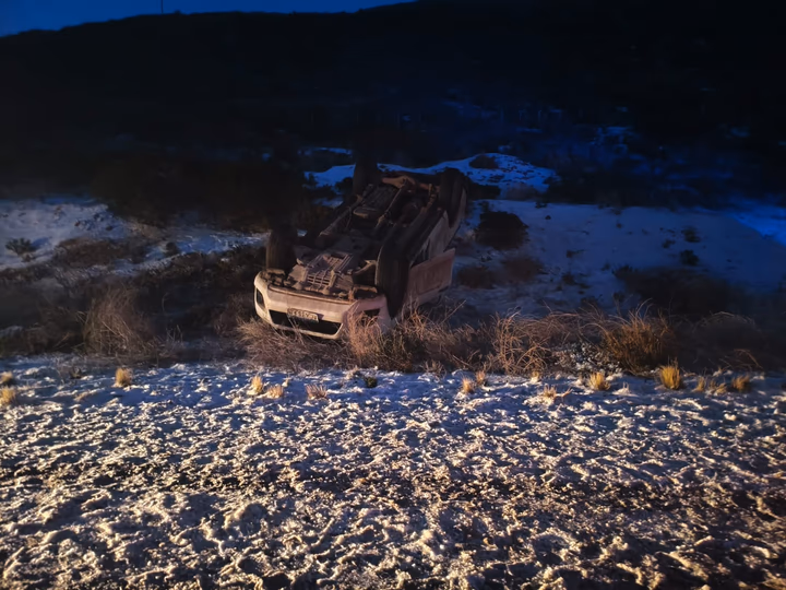 La escarcha provocó un vuelco y un choque en la ruta nacional 26, camino a El Tordillo